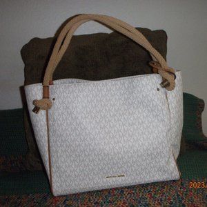 Michael Kors Medium Leather Tote - Beige - Like New